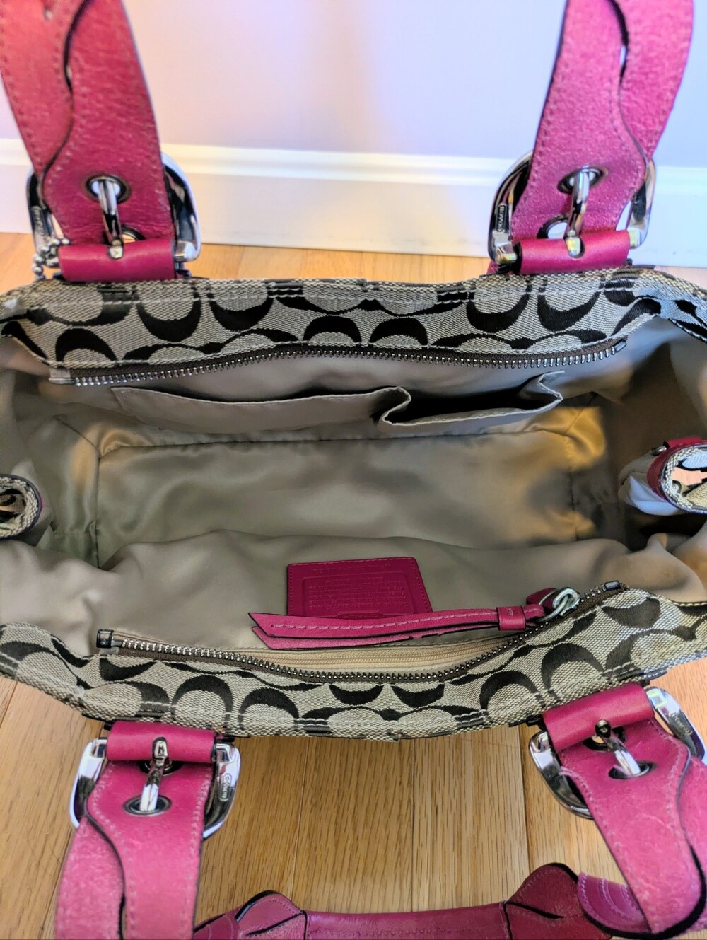 Coach Signature Print Shoulder Bag. - Picture 7 of 13